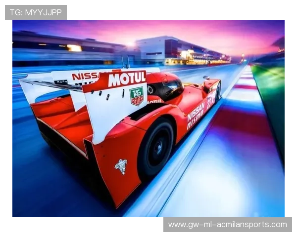 赛车GT赛道上的团队精神决定成败