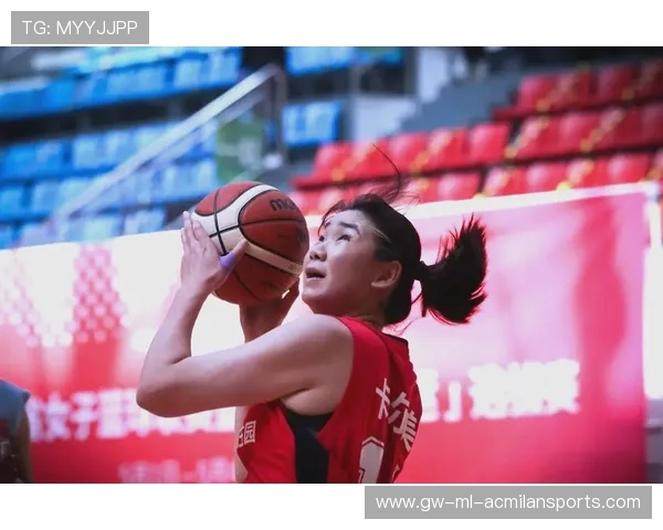 女篮队连续快攻引发场面白热化