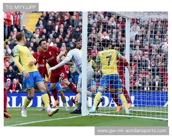 哈兰德禁区内抗住防守扫射入网，终结英超七场进球荒